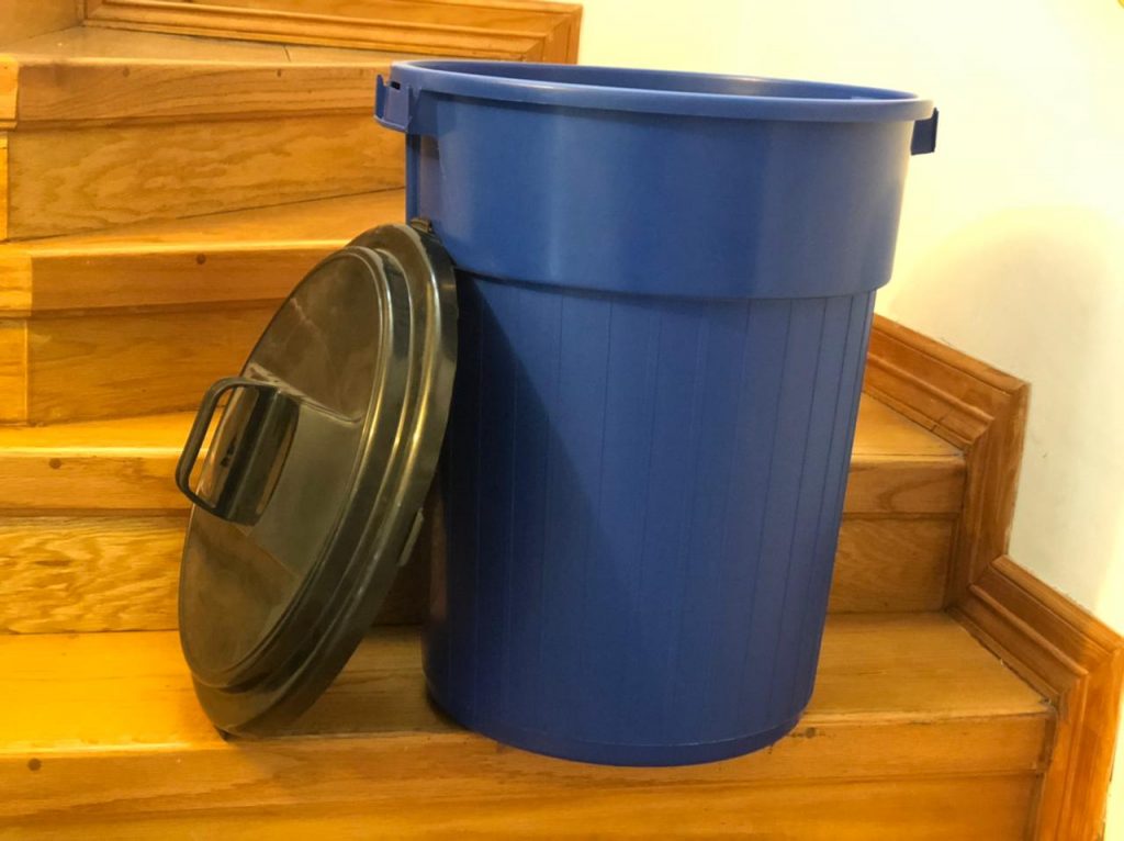 BOTE BASURA CON TAPA 60 LITROS - Productos de Limpieza en Chihuahua